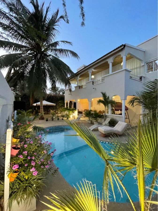 Villa Ngore Saly Екстериор снимка